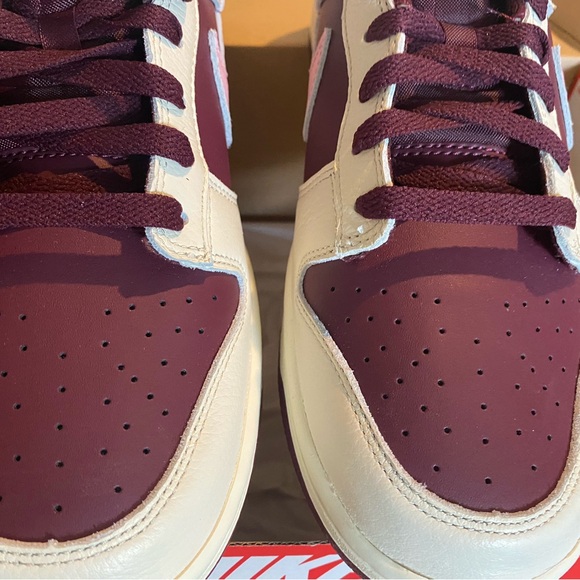 Dunks - Picture 8 of 9